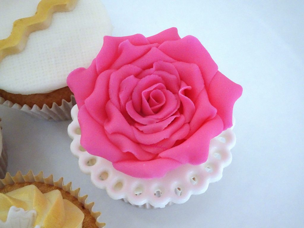 rose cupcake toppers 