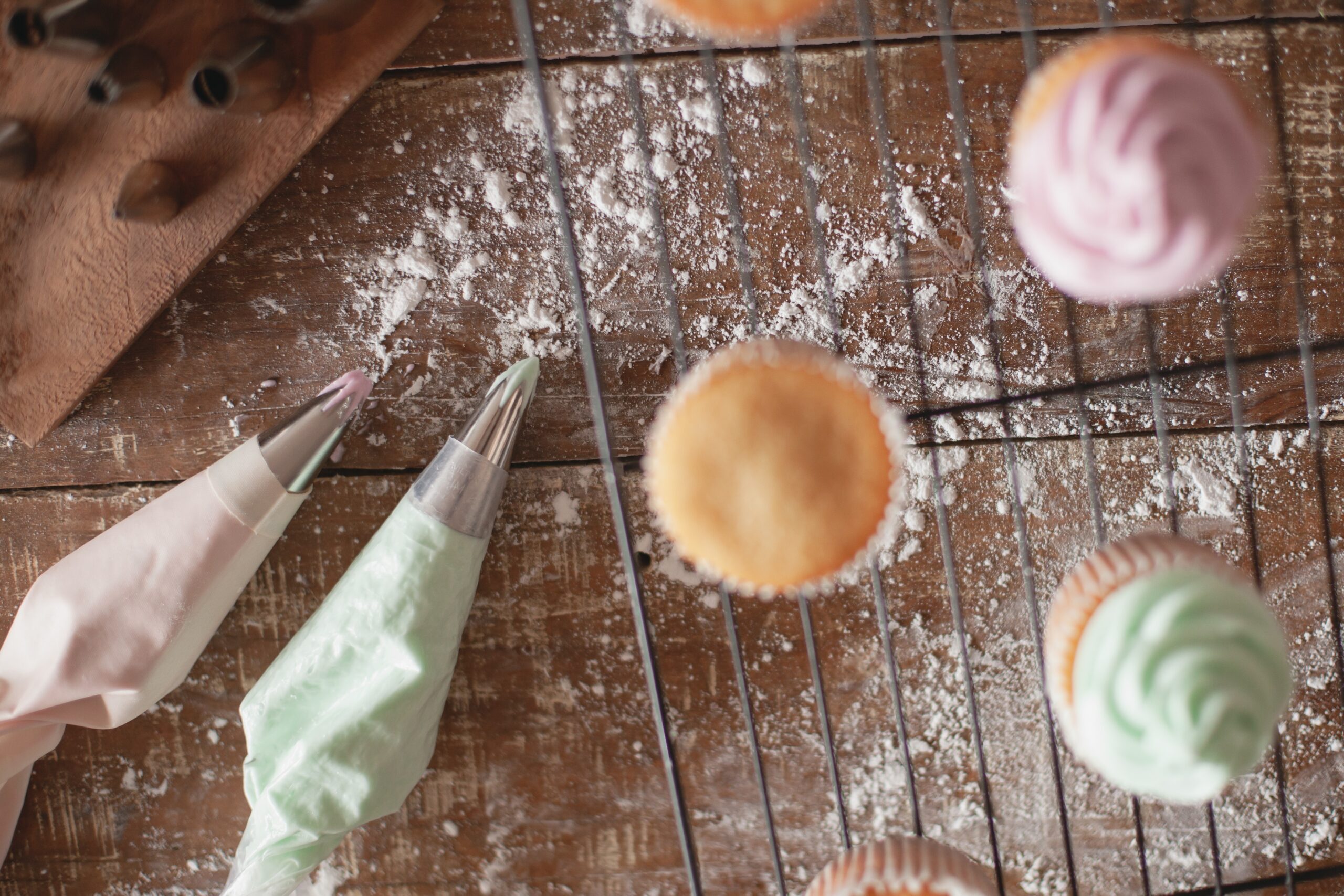Mastering Cake Decorating: Tips for Choosing the Best Tools